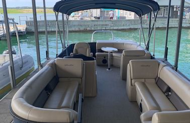 Self Captain 15 Passenger Luxury Pontoon Boat On Lake Travis