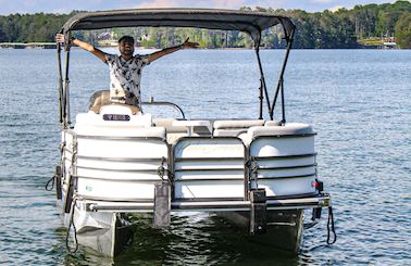 Premium Luxury 18' Palm Breeze Pontoon Boat on Lake Lanier
