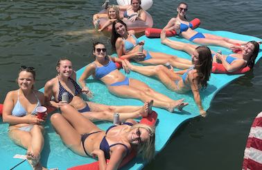 Pontoon Party Boat on Lake Norman w/Captain