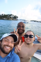 26' Sea Ray Sundeck in Miami! Huge Weekday Discounts