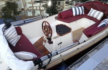 Private Boat for up to 6 people - Wato 510