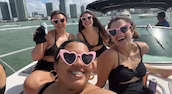 34' Sea Ray Yacht Charter in Miami Mon-Thur 1 hr free after 3 hrs booked