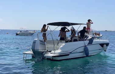 Motorboat up to 9 guests - Confortable Beneteau 8 Meters 300ch 