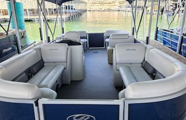 Bentley 240 Navigator Tritoon | Making memories you'll never forget!