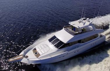 Laguna Beach - 84ft Lazzara Super Luxury Yacht Charter