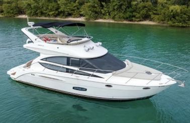 40' Luxury Flybridge – Party Friendly w/Sound System! 1 Hour Free