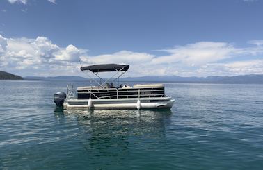 25ft Starcraft Tritoon Pontoon Rental for 12 Guests in South Lake Tahoe