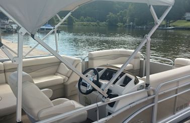 20ft Bennington 20 SLX Pontoon on Lake Norman in Troutman, North Carolina