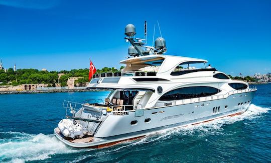 Elegant and Luxury Power Mega Yacht for80 Guests in İstanbul only 1500 per hour