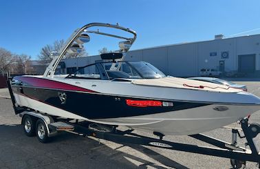 Luxury 25’ Malibu Wakesetter Wake Boat – Surf, Cruise, Explore Tahoe